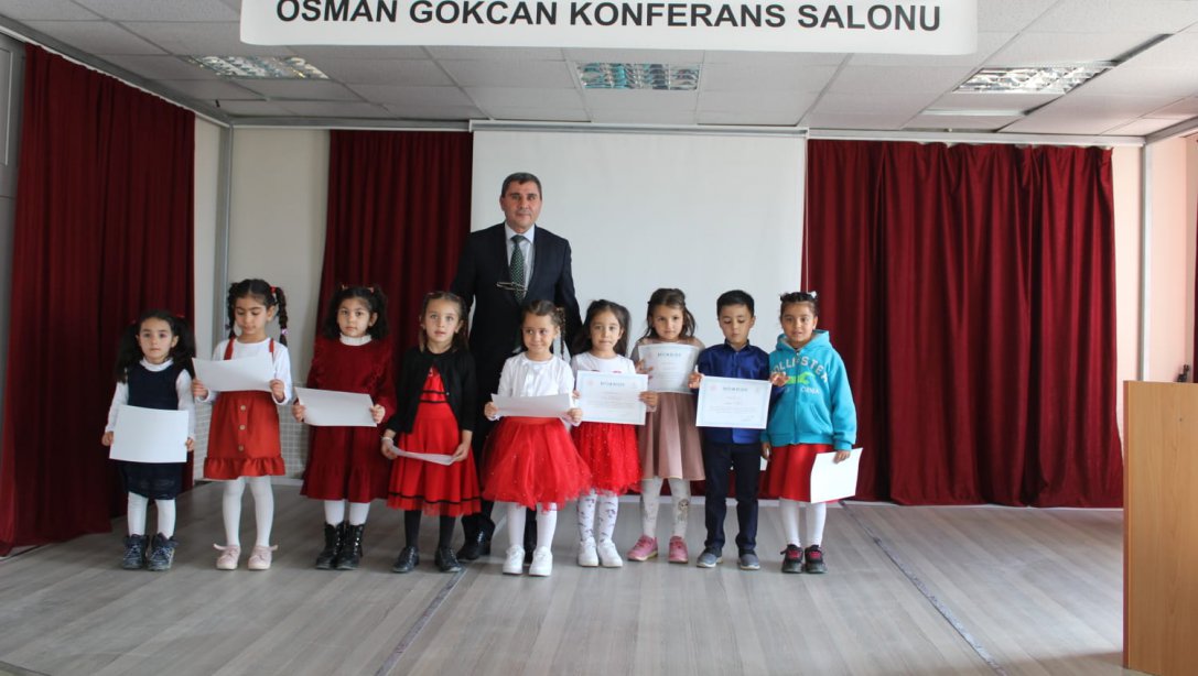 Ana sınıfları ve İlkokullar arasında düzenlenen İstiklal Marşı'nı Güzel Okuma yarışması 
