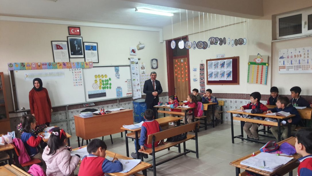 İlçe Milli Eğitim Müdürü İsmail ÇETİN 100.Yıl İlkokulunu ziyaret etti.